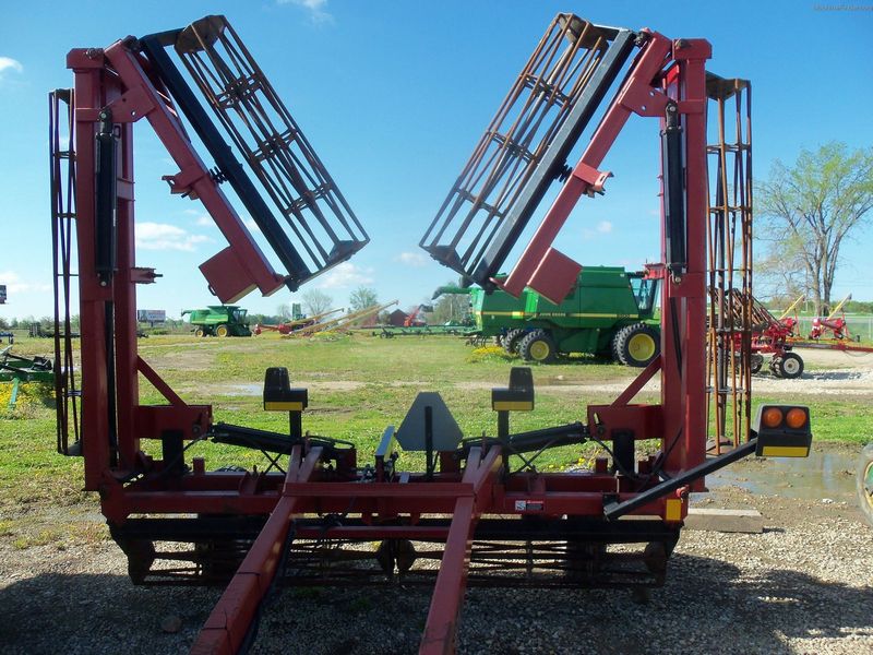 Case IH Crumbler 30ft double-fold