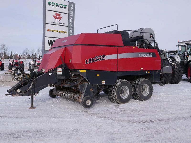 Case IH LBX332 Standard