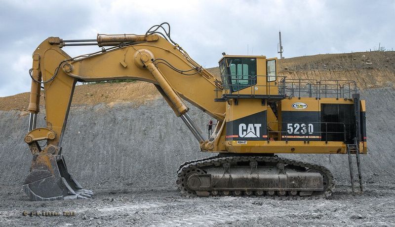 Caterpillar 5230