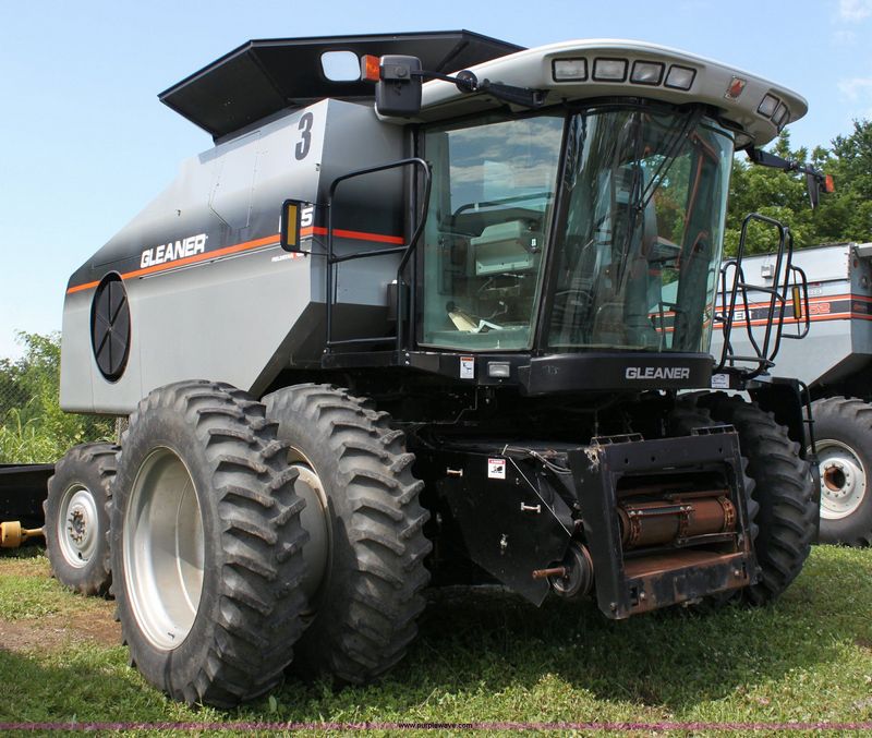 Gleaner R75