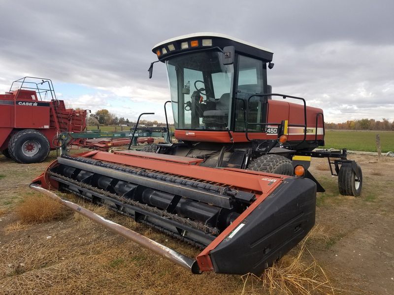 Hesston 7105