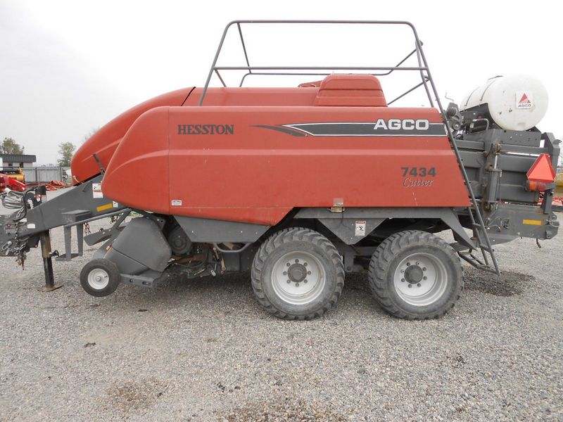 Hesston 7434