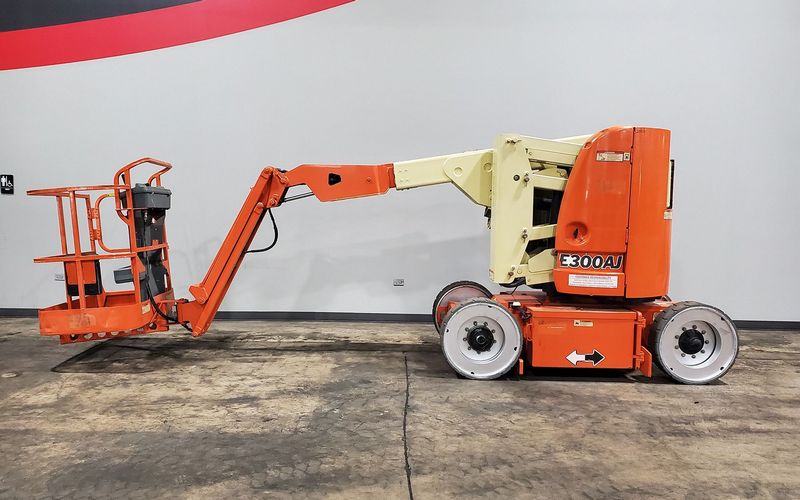JLG E300AJ