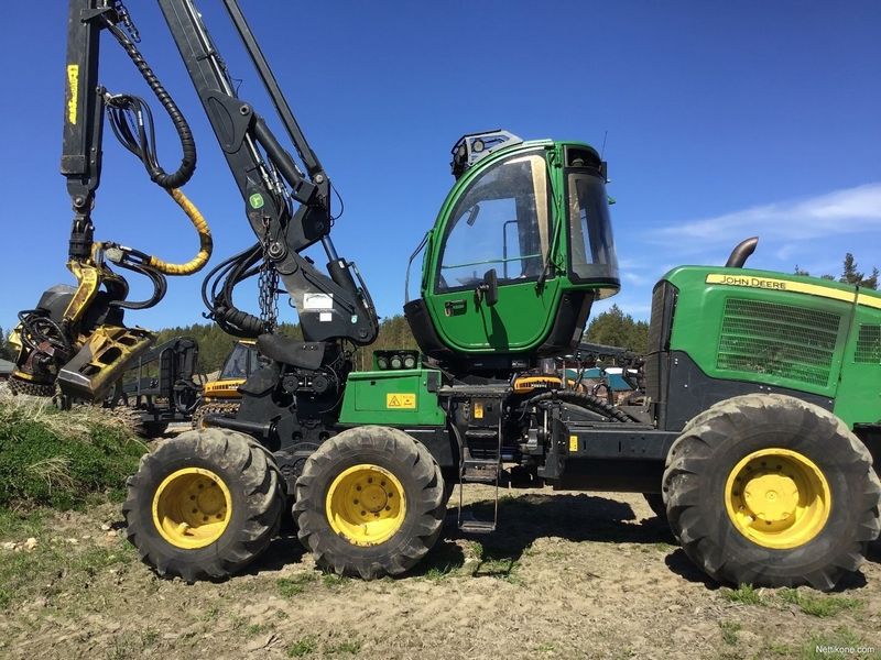 John Deere 1070E