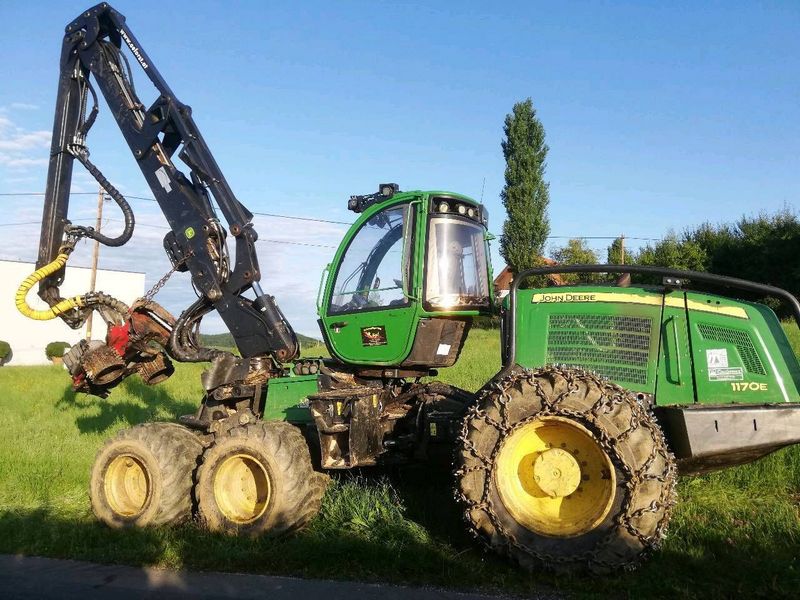 John Deere 1170E