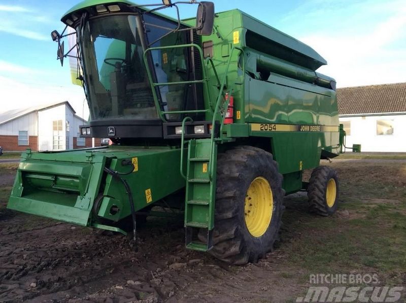John Deere 2054