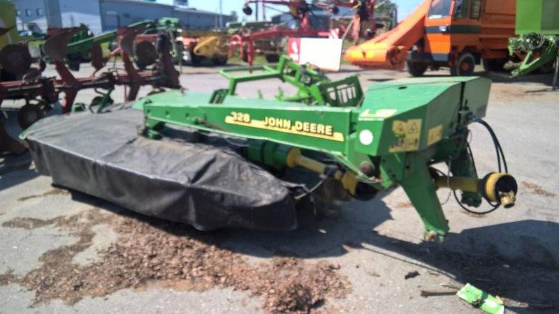John Deere 328