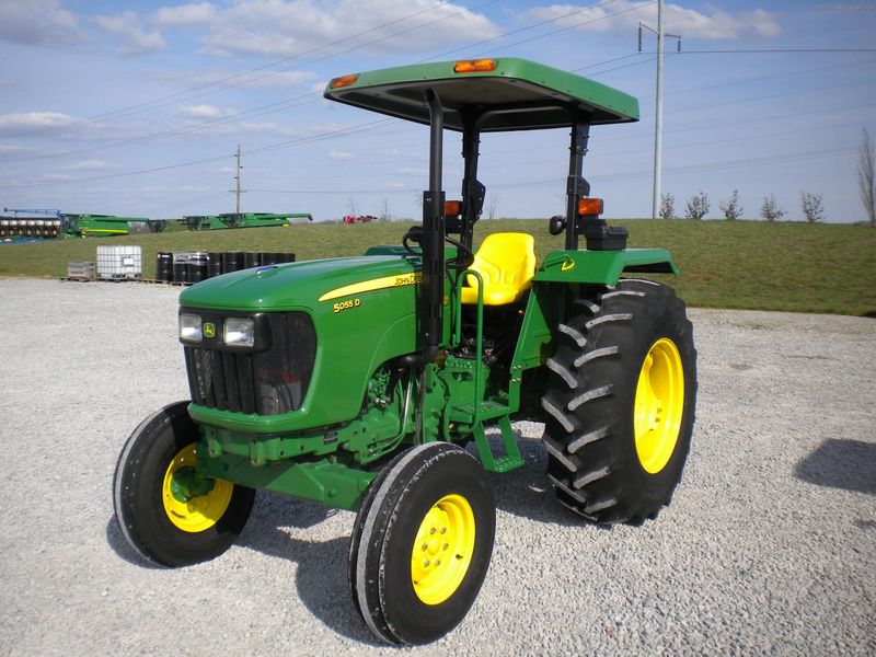 John Deere 5055D