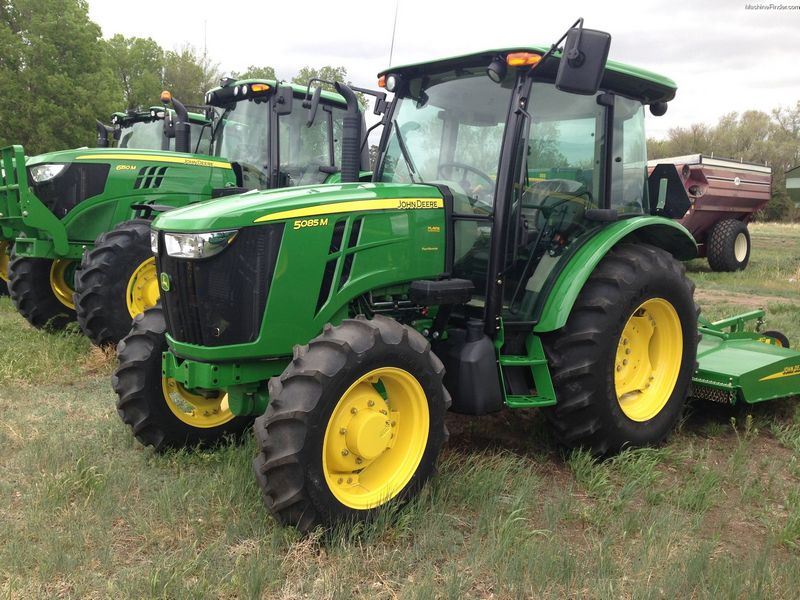 John Deere 5085M