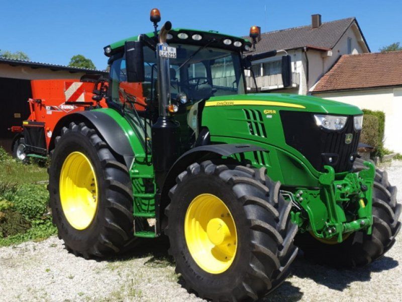John Deere 6215