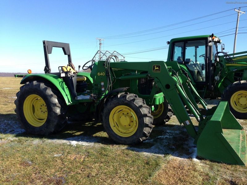 John Deere 6220L
