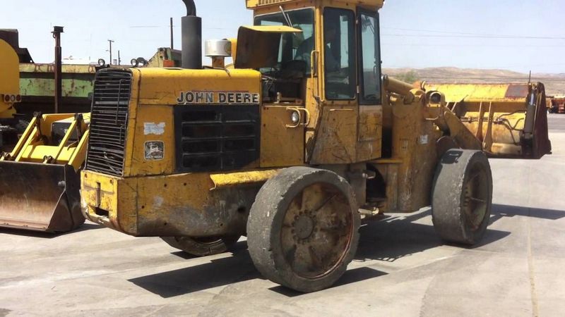 John Deere 646