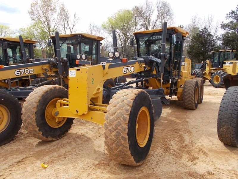 John Deere 670D