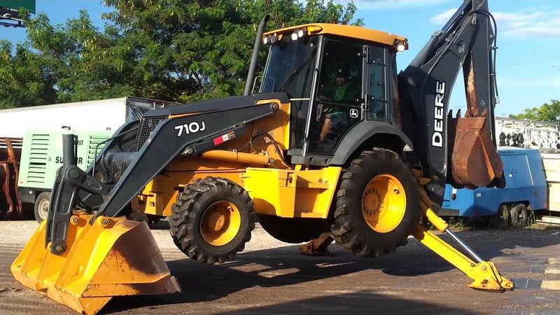John Deere 710J