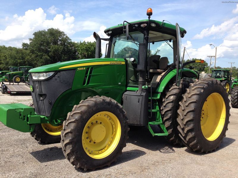 John Deere 7215R
