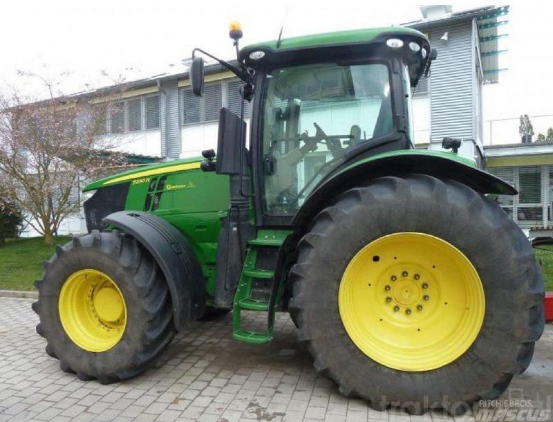 John Deere 7230R