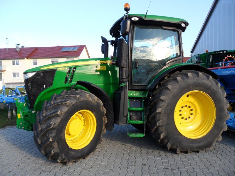 John Deere 7260R