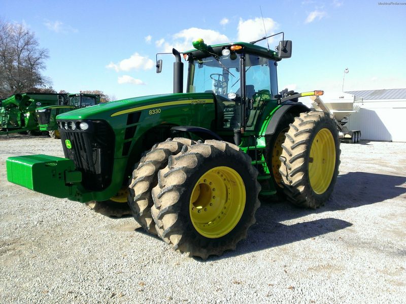 John Deere 8330 225 PTO hp
