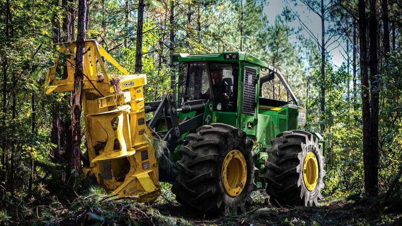 John Deere 843L