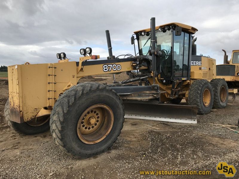 John Deere 870D