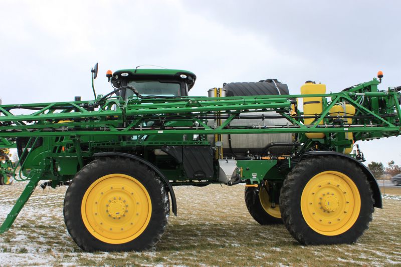 John Deere R4045