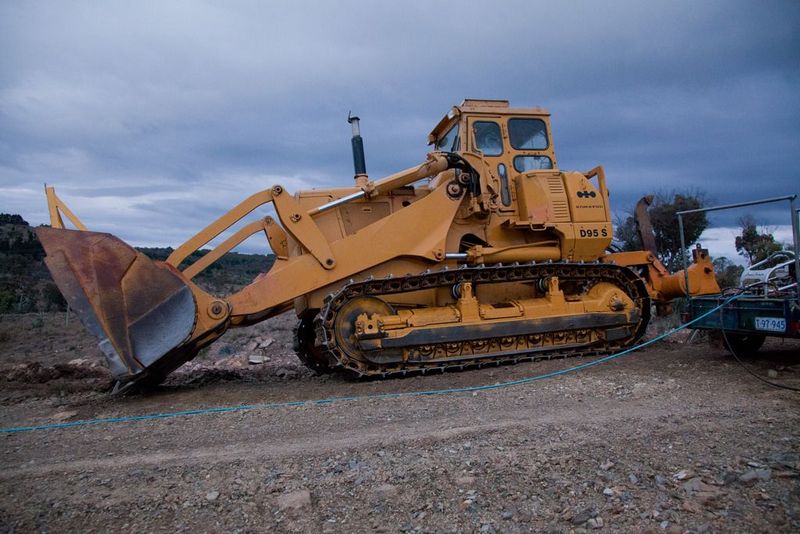 Komatsu D95S-1