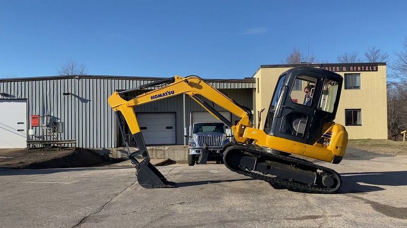 Komatsu PC40R-8
