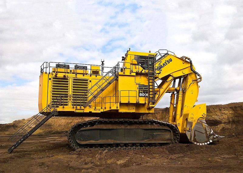 Komatsu PC8000-6