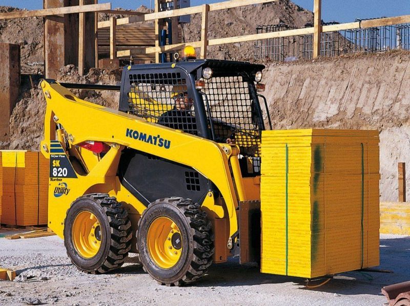 Komatsu SK820-5