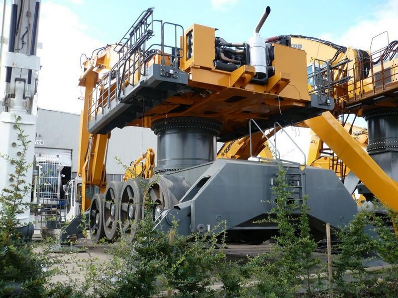 Liebherr A974B