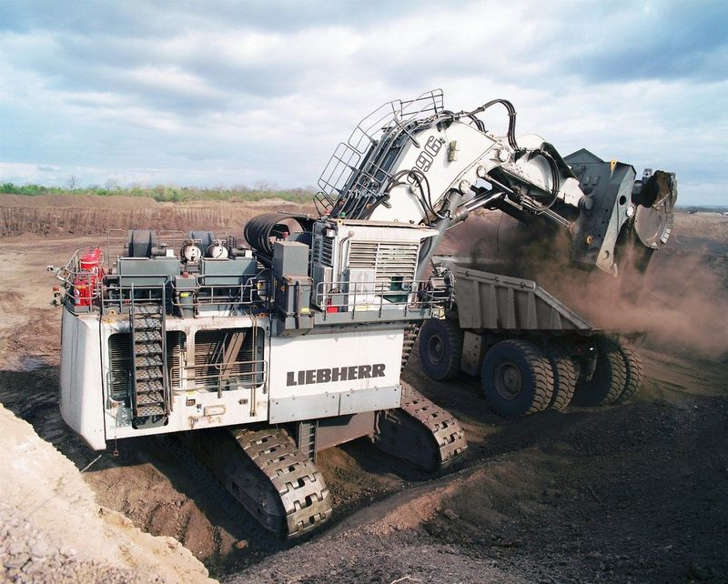 Liebherr R996