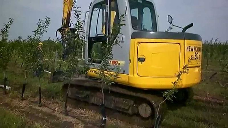 New Holland E80B