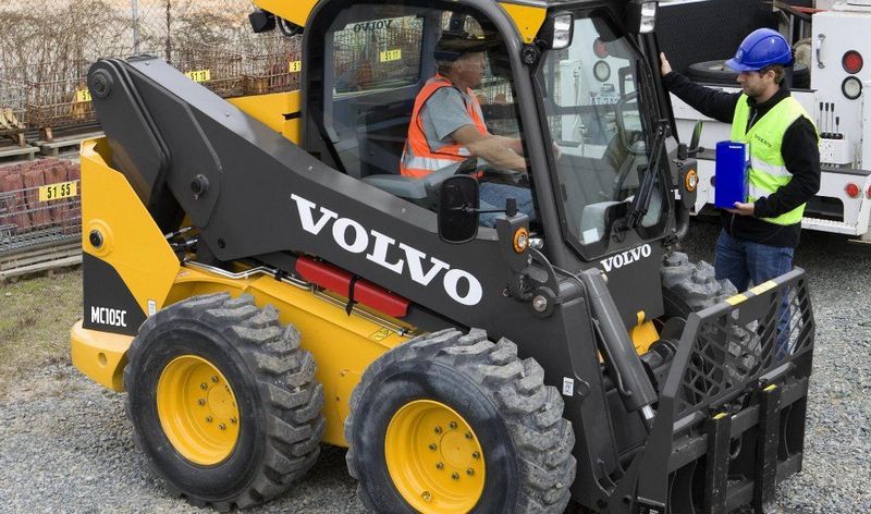 Volvo MC105C