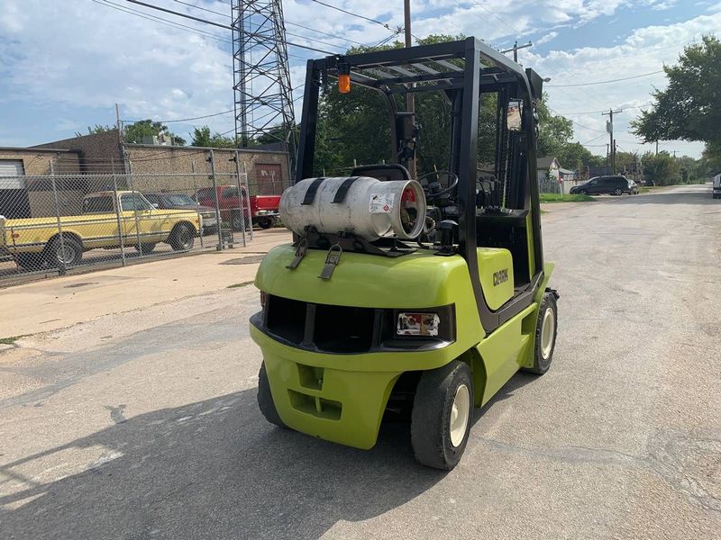 Clark Michigan CMP25 LPG