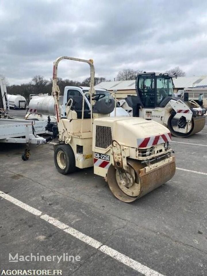 Caterpillar CB225E