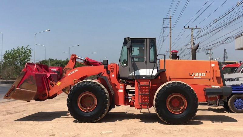 Hitachi LX230-7