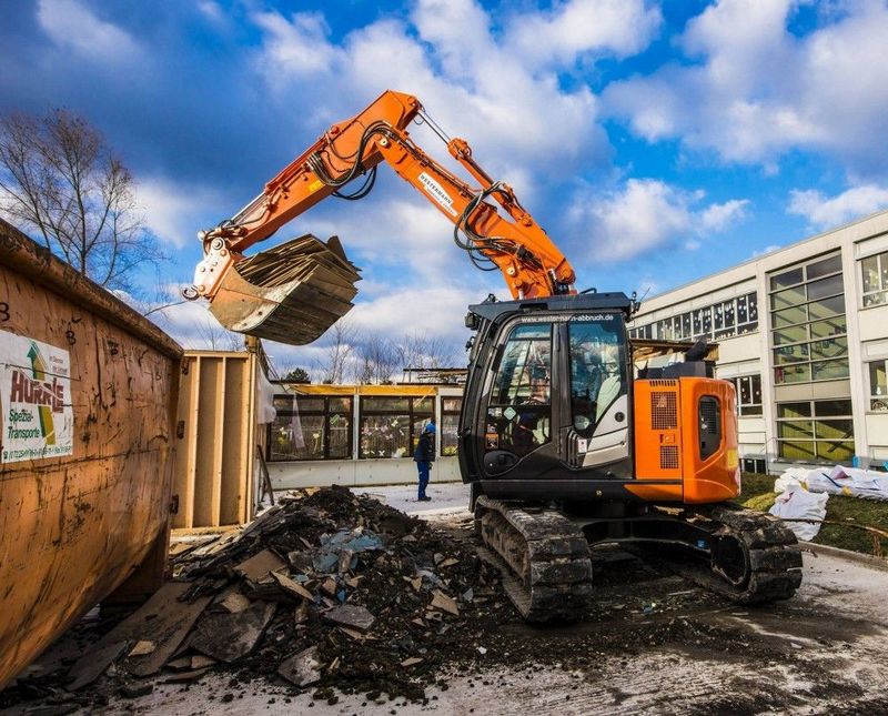 Hitachi ZX135US-6