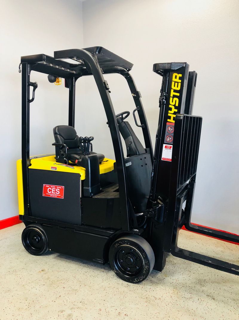 Hyster E40XN: Specs, Dimensions, Mast, Engine, Operational