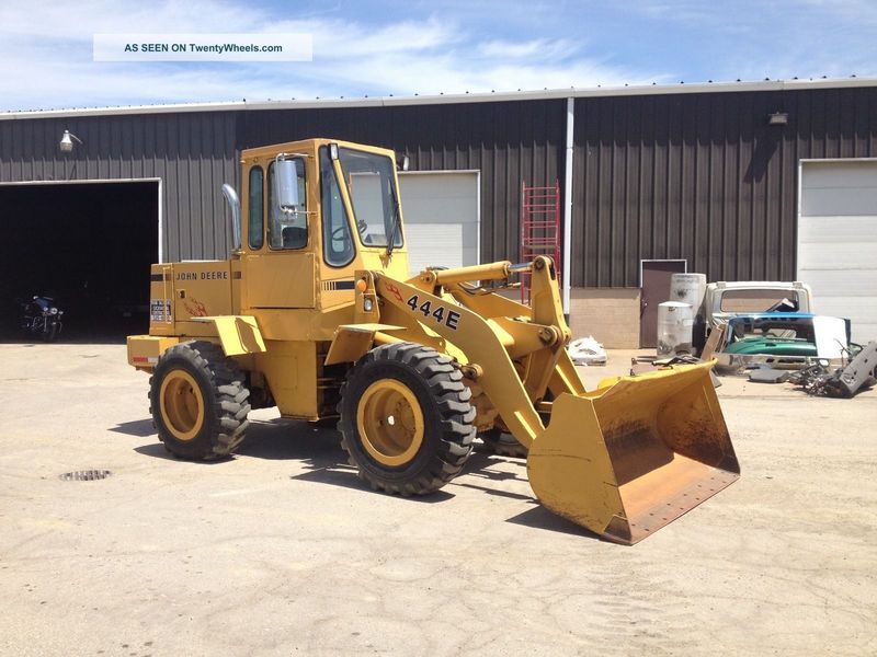 John Deere 444E