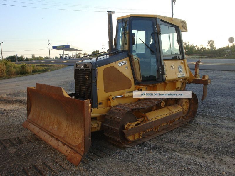 John Deere 650J LT