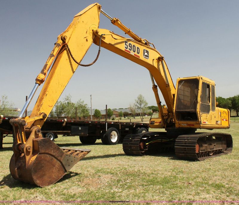 John Deere 590D