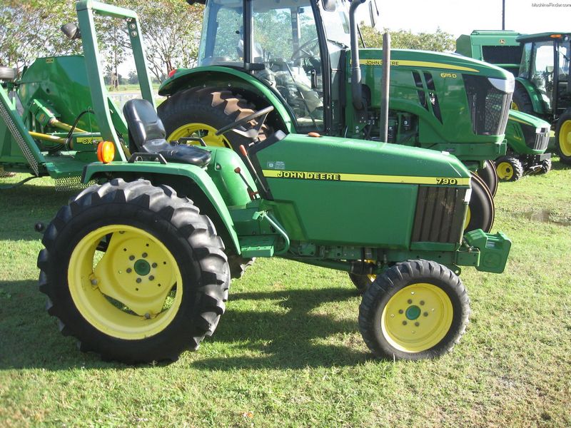 John Deere 790