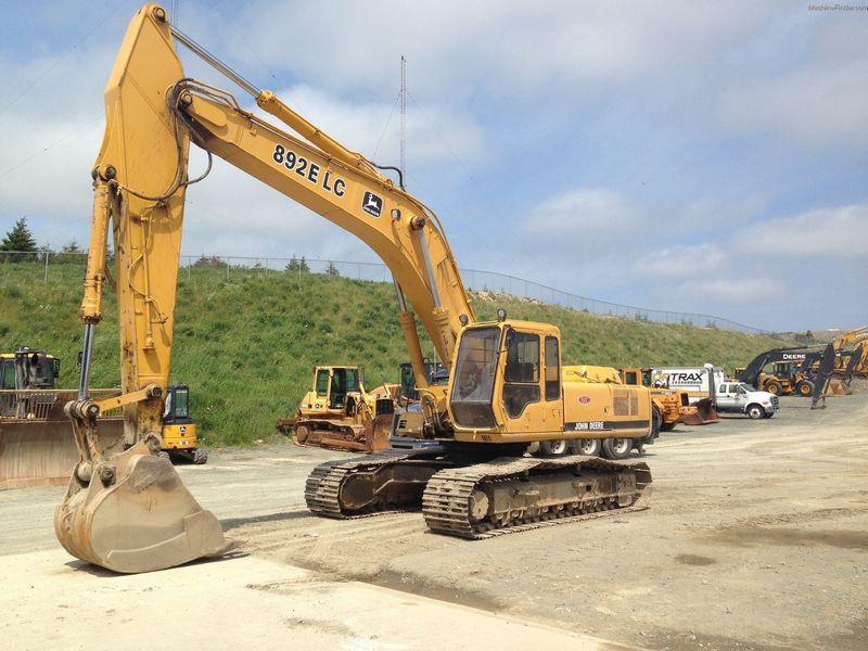 John Deere 892E