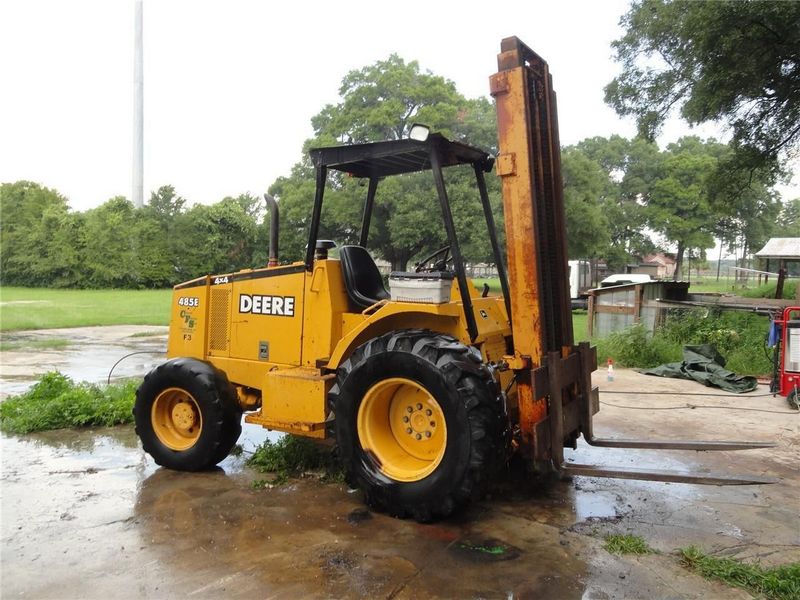 John Deere 485E
