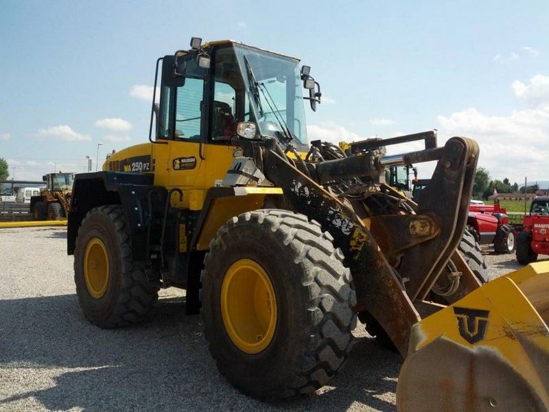 Komatsu WA250PZ-6