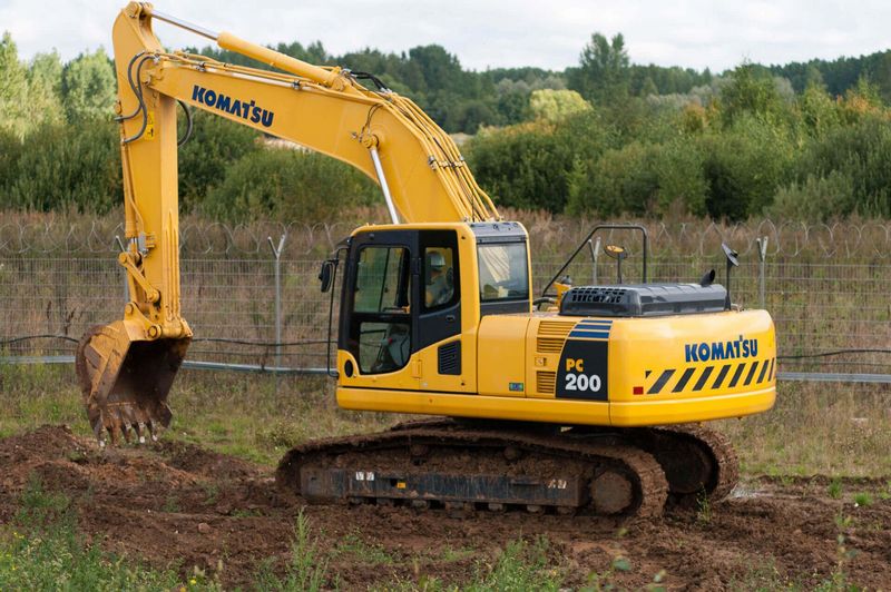 Komatsu PC200-8M0