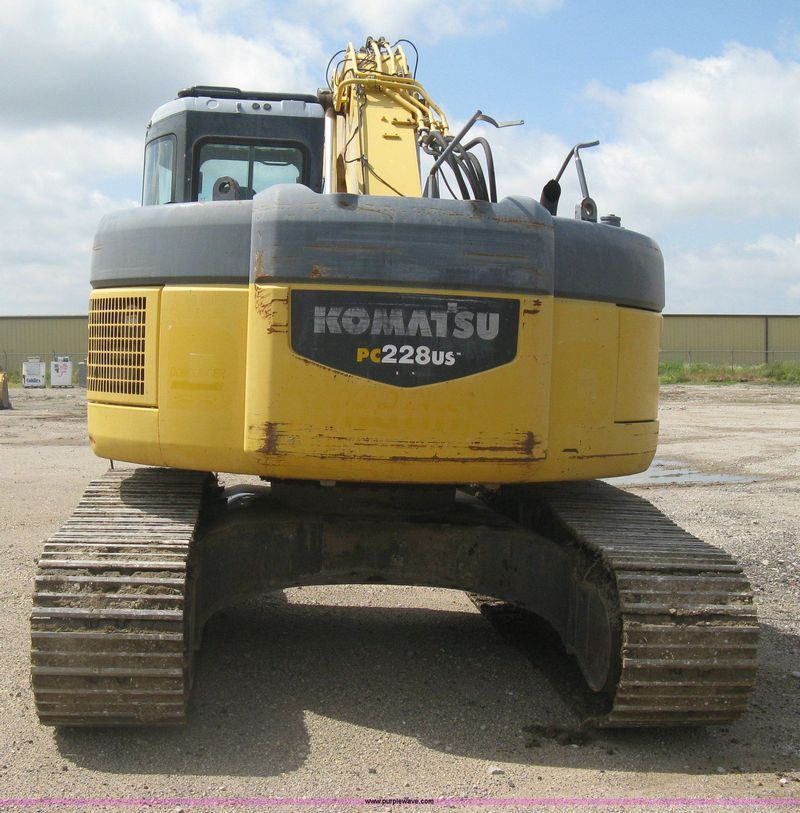 Komatsu PC228US-3