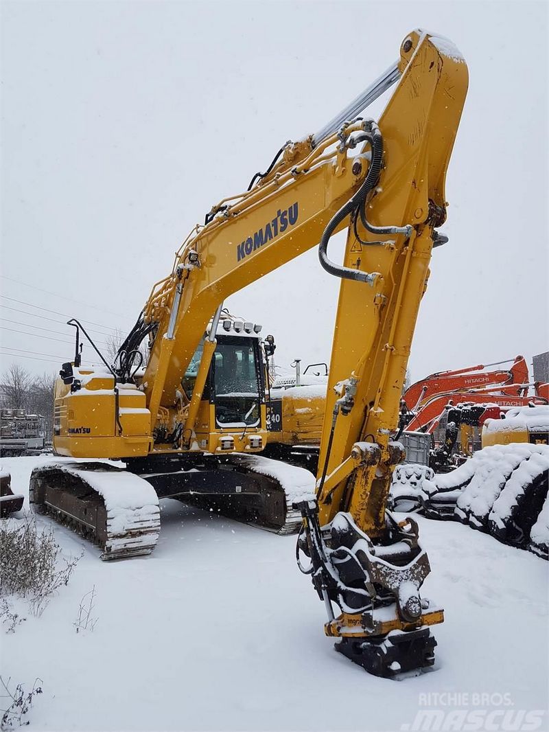 Komatsu PC228USLC-8