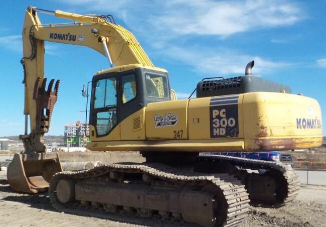 Komatsu PC300HD-6