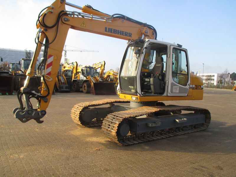 Liebherr R317